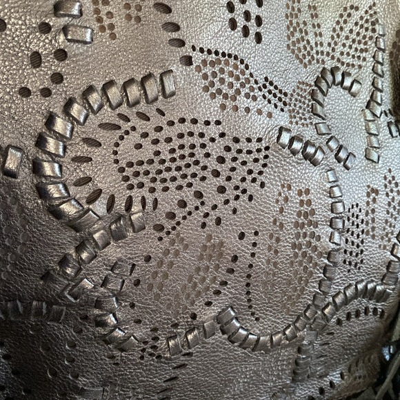 Frye Vivian Fringed Oversized Tote Black NEW - Picture 5 of 13